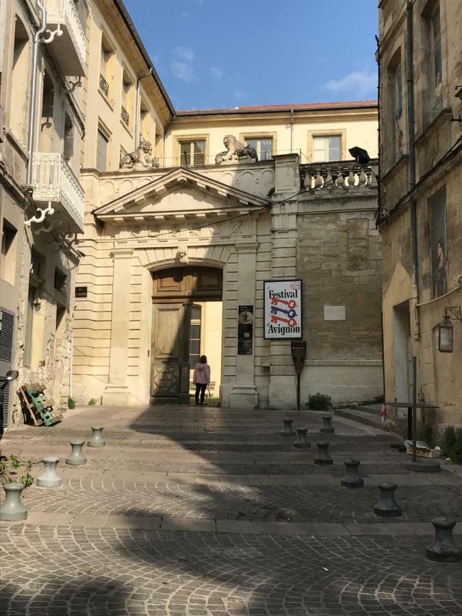 Les Coulisses De L'Horloge - Wifi - 50 M Palais Des Papes Apartment Avignon Exterior photo